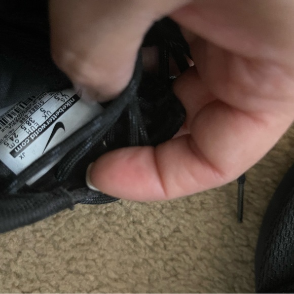 Nike Roshes sz 7.5 women's all black - Picture 3 of 4